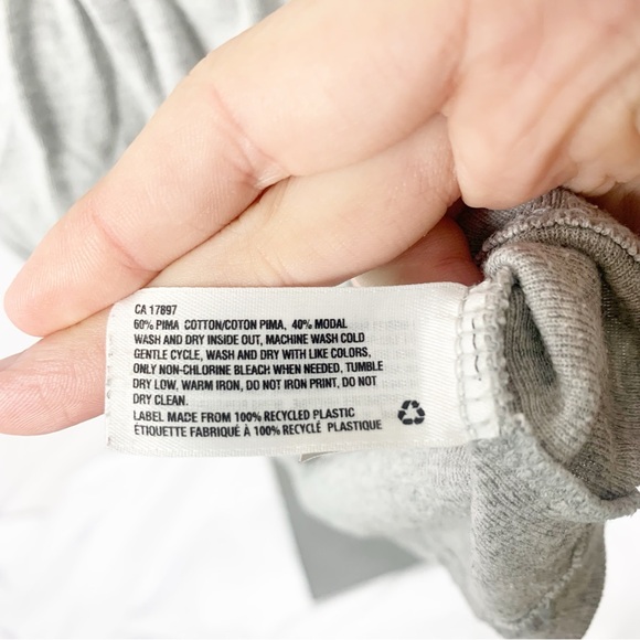 GAP Supersoft V-Neck Long Sleeve Tee (XS) – Pima Cotton Modal, Light Grey - Picture 7 of 8